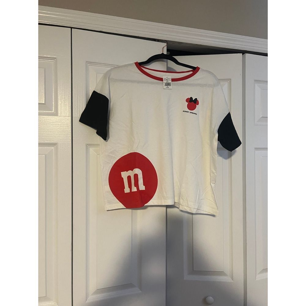NWT-cropped Disney Springs M&Ms T-shirt‎